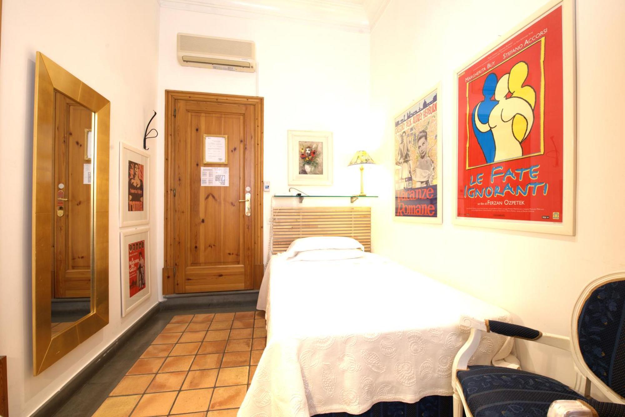 Hotel Locanda Cairoli Рим Экстерьер фото